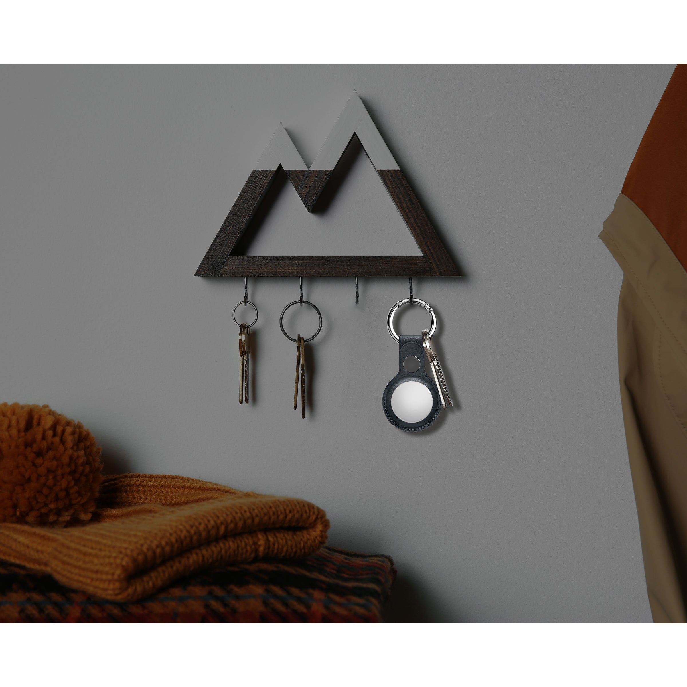 AirTag TPU Case leather finish with keychain Orange