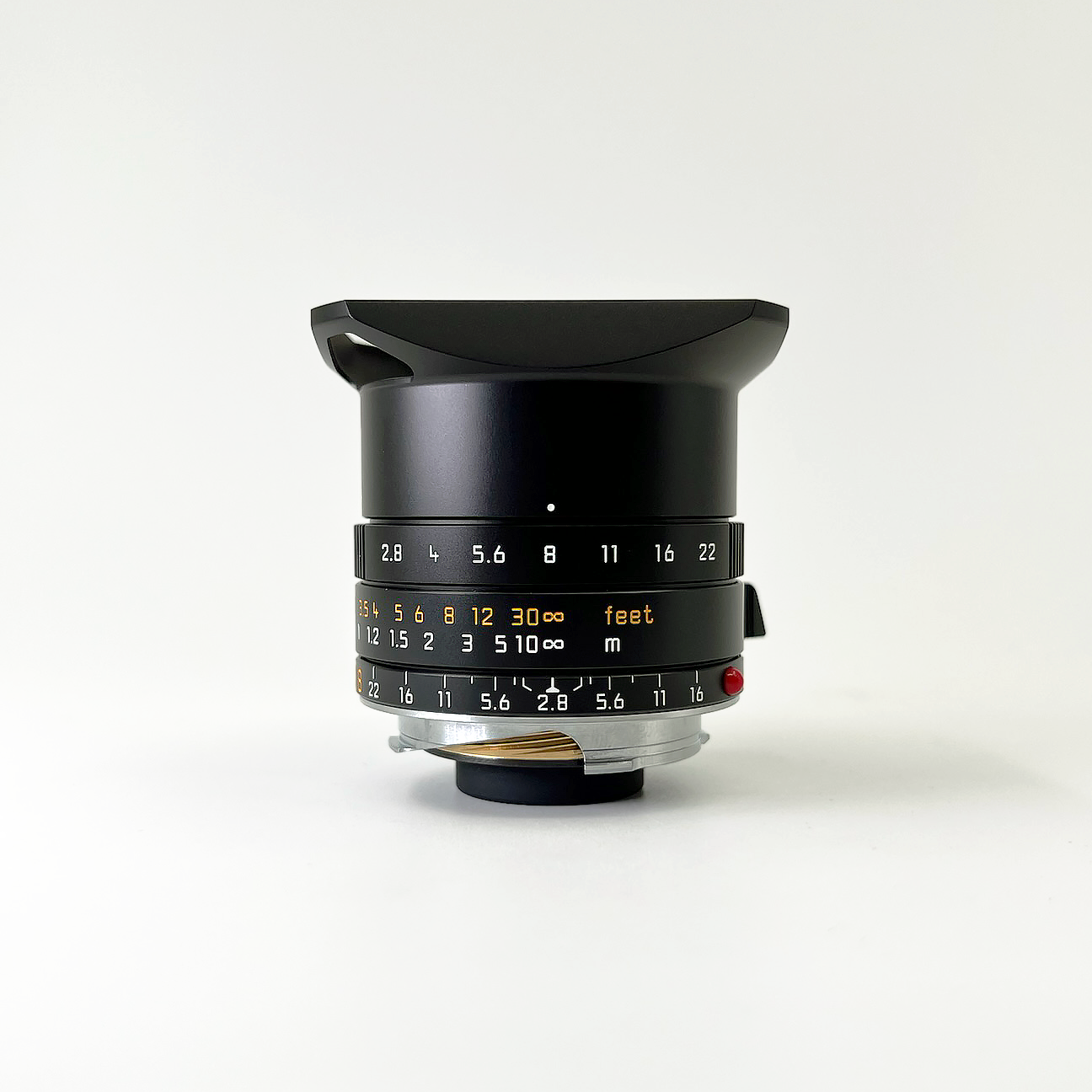 Leica Elmarit-M 28mm f/2.8 ASPH Lens + 6Ave Accessory Kit
