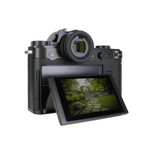 Leica SL3 Mirrorless Digital Camera + Leica70-200mm Lens + 64GB Memory Card + More