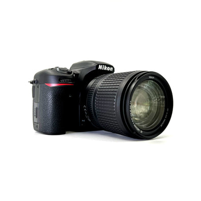 Nikon D5600 DSLR Camera with 18-140mm Lens International Model