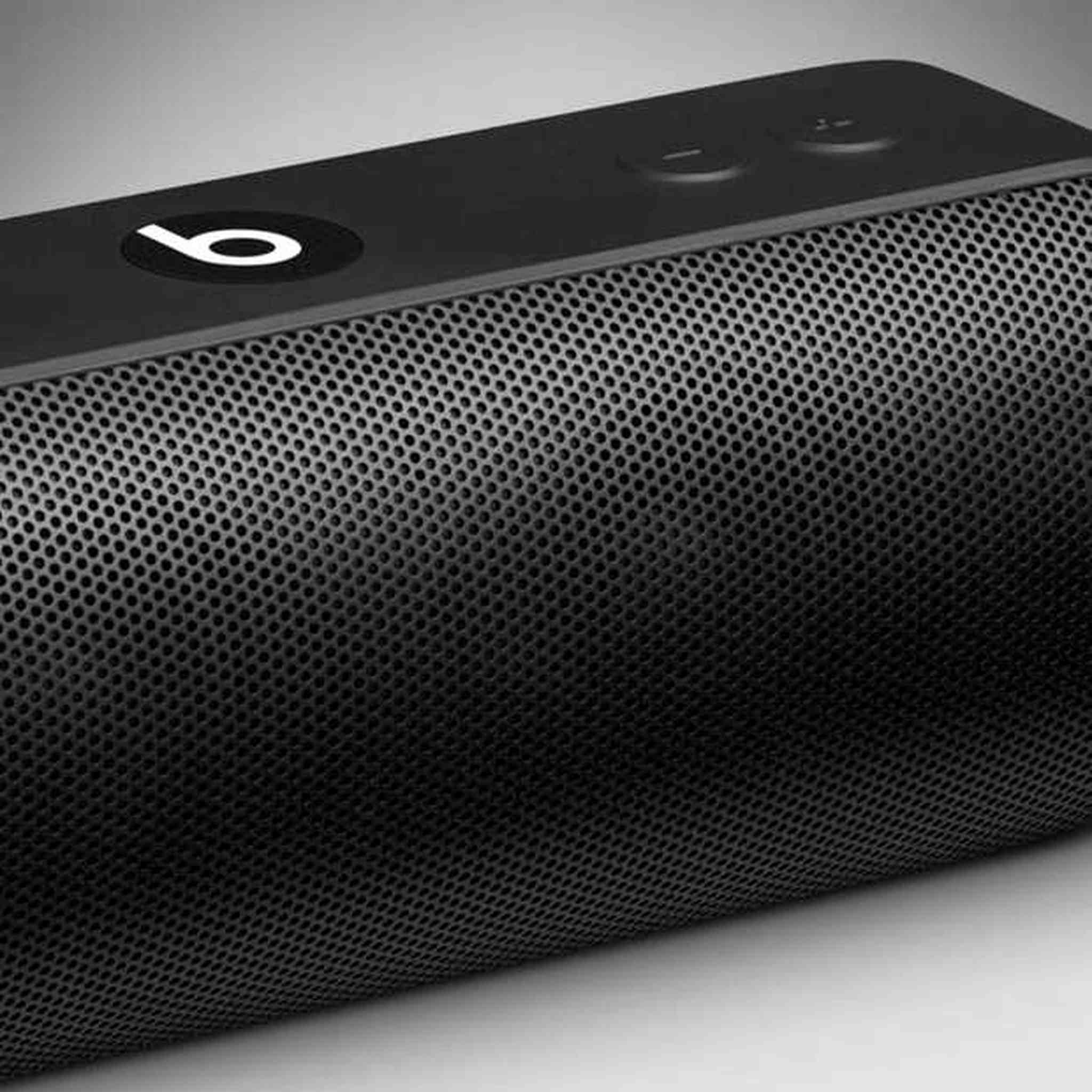Beats Pill Speaker in Black Charger Bundle Beats