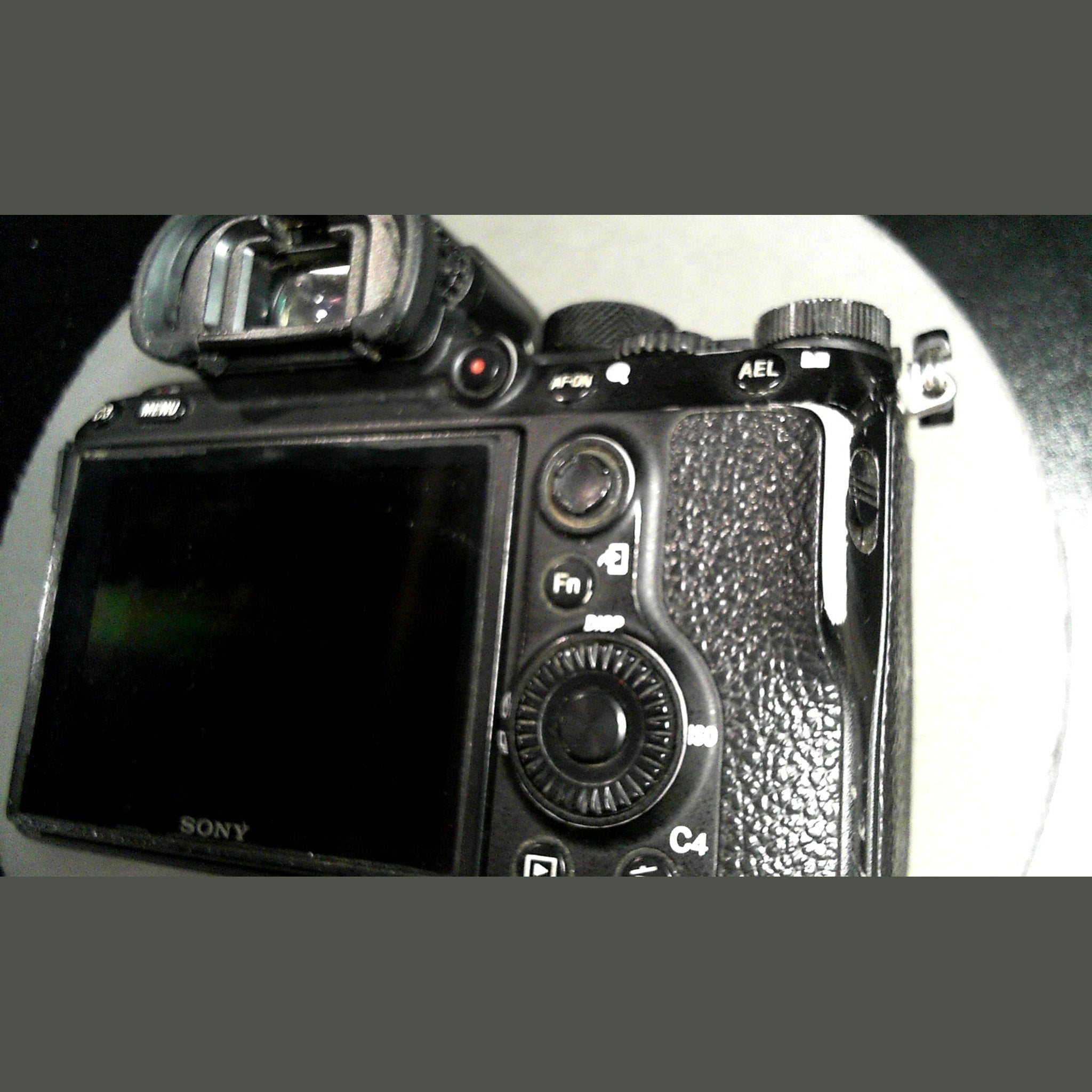Sony a7R III Mirrorless Camera: 42.4MP Full Frame High Resolution Mirrorless Interchangeable Lens Digital Camera - ILCE7RM3A/B - Used Sony
