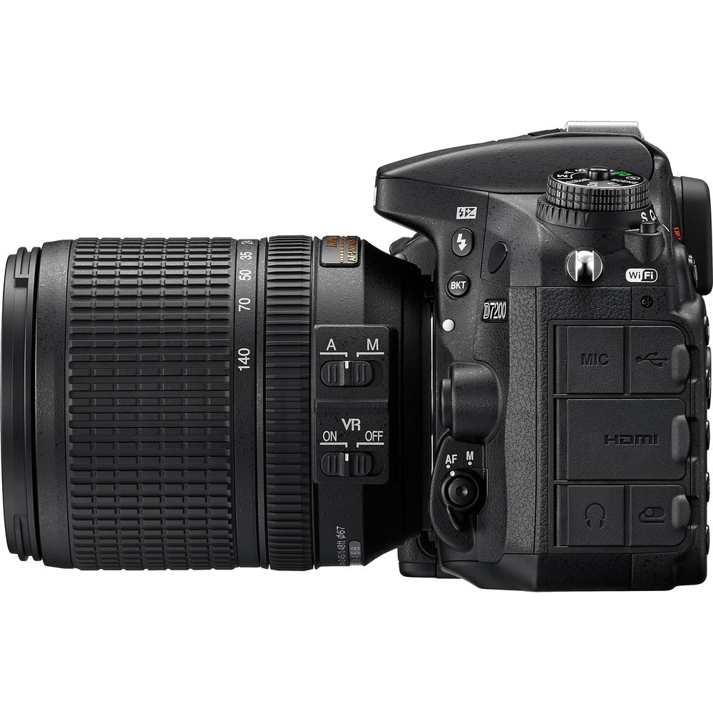 Nikon D7200 Digital Camera with 18-140mm VR Lens (1555) + 64GB Card + Bag (Intl)