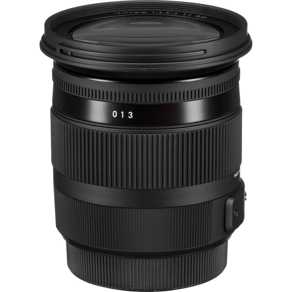 Sigma 17-70mm f/2.8-4 DC Macro OS HSM Contemporary Lens for Nikon F + Kit